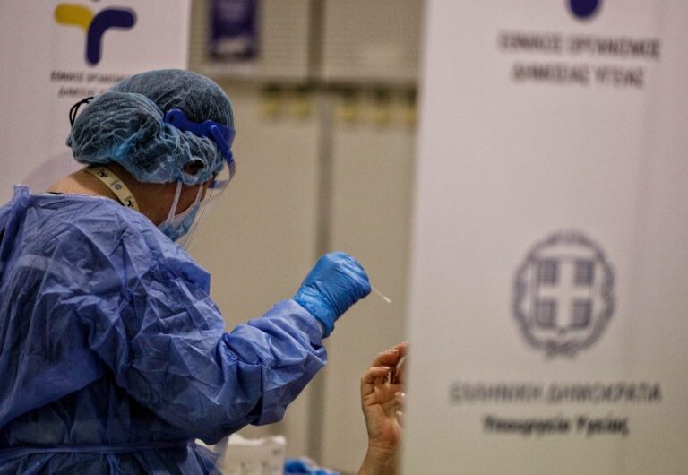 Νέα απόφαση βάζει τέλος στις μάσκες στα νοσοκομεία – Τι αλλάζει με rapid test