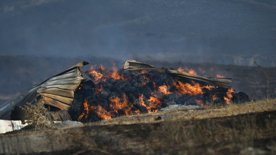 Εικόνες από το πέρασμα της πύρινης λαίλαπας σε Βελεστίνο και Άγιο Γεώργιο