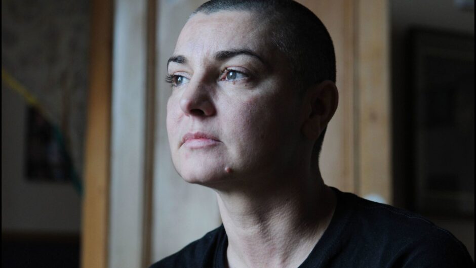 Οι αξέχαστες αλλά και συχνά αμφιλεγόμενες στιγμές της Sinead O’Connor