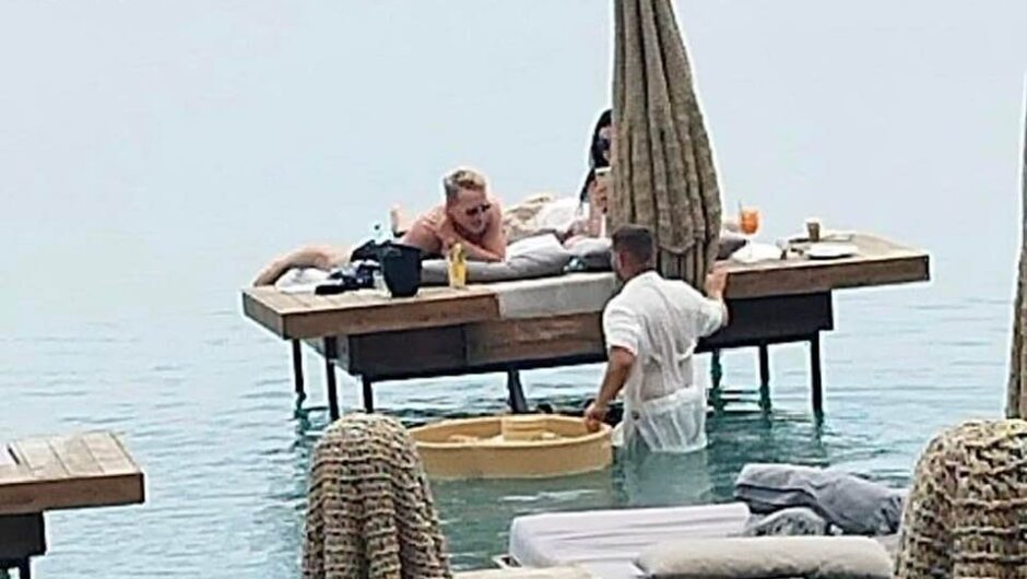 Ντρέπομαι που ζω σ’ αυτή τη χώρα .
