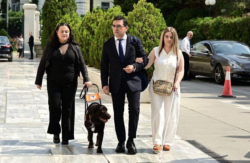 Γιώργος Σταμάτης: Το συμβολικό μήνυμα στην ορκωμοσία της νέας Βουλής για την προσβασιμότητα των ΑμεΑ
