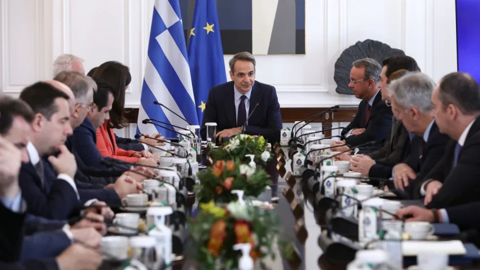 Λείπει η αντιπολίτευση και η κοινωνία των πολιτών!