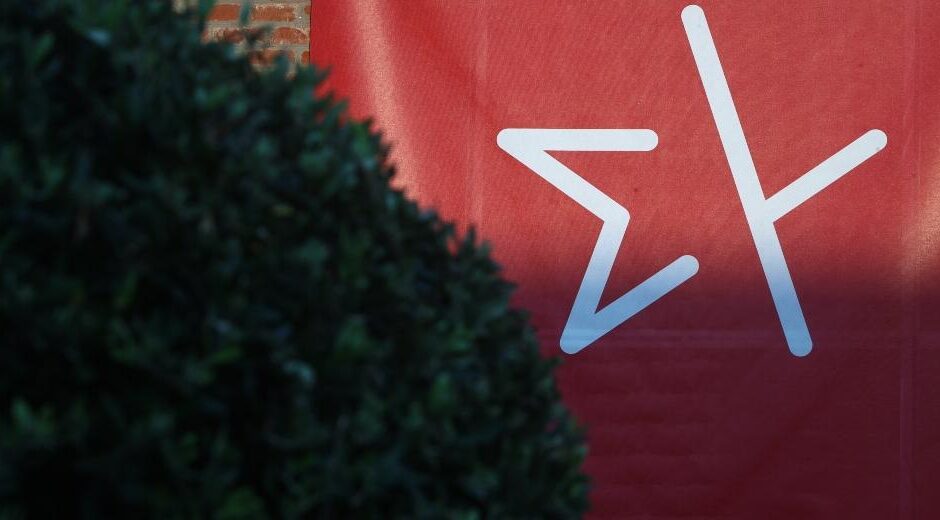 Καιρός ήταν πια να ψηφίσουν τα εγγόνια του Τελη Σαβάλα.