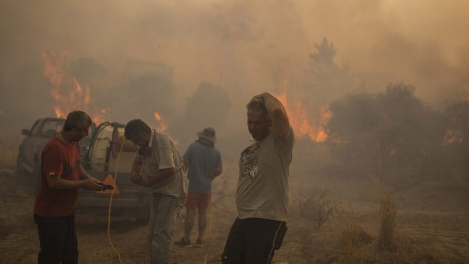 Πύρινη κόλαση για 9η ημέρα: Μαίνεται το μέτωπο στη Ρόδο – Θρήνος για τους πιλότους του Καναντέρ (Photos – Video)