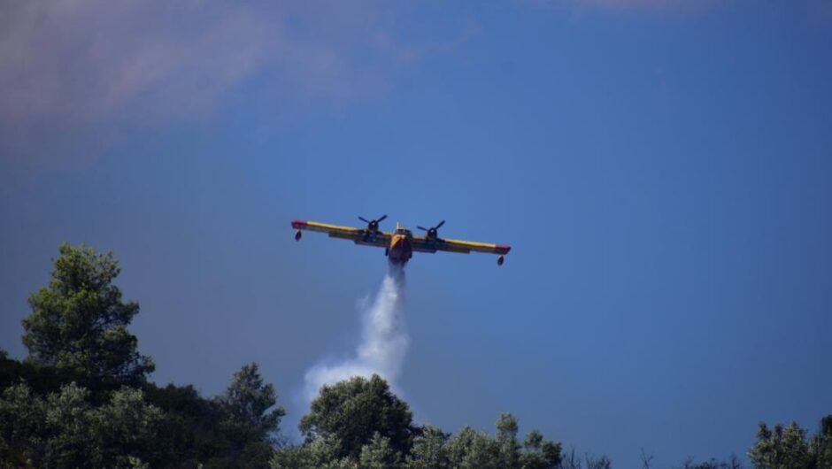 Σηκώστε Canadair να χορτάσει ο κόσμος