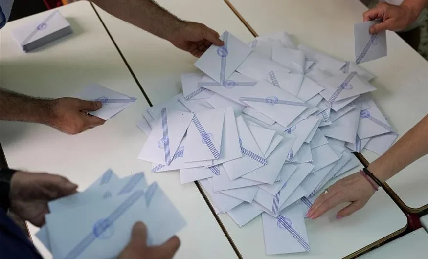 Τέσσερα κεφαλαιώδη ζητήματα πριν την υπερψήφιση του νομοσχεδίου για την ψήφο των αποδήμων