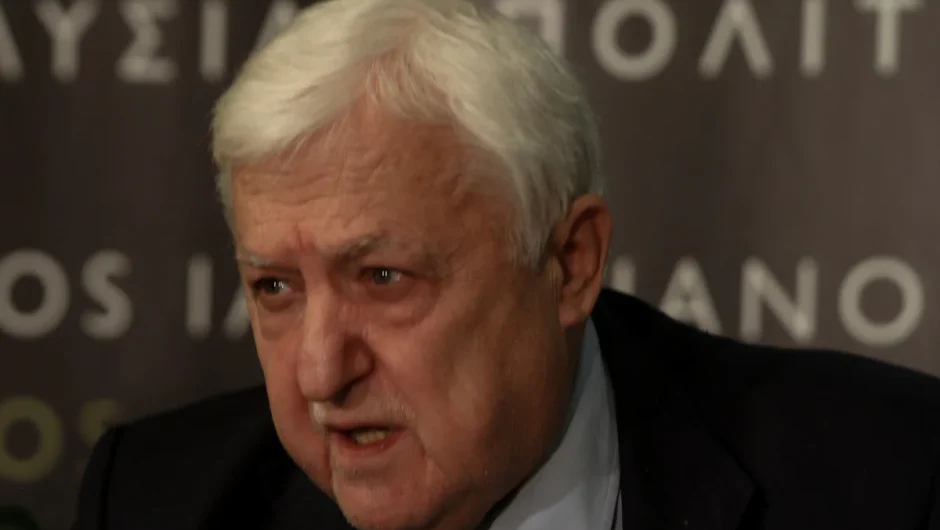 Παρέμβαση του Αλ. Παπαδόπουλου: Τα μεγάλα μέτωπα φωτιάς δεν σβήνουν με «ποτιστήρια»