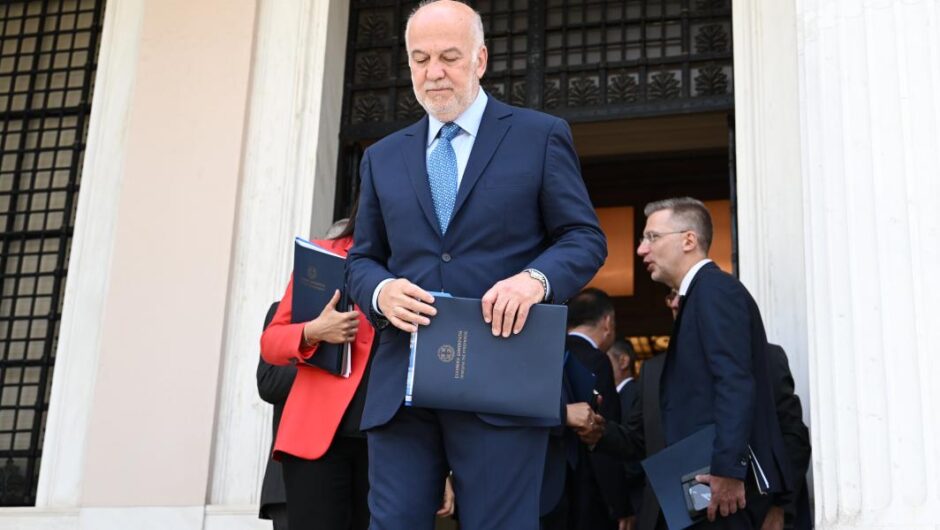 ΣΥΡΙΖΑ για Φλωρίδη / Πρώτη φορά υπουργός σε προγραμματικές δηλώσεις εκφράζει «προσωπικές απόψεις»