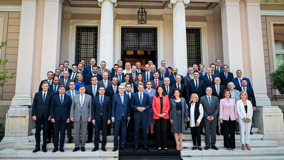 Νυν υπέρ πάντων ο Μητσοτάκης στο υπουργικό συμβούλιο