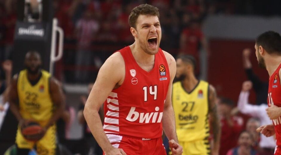 Ο Σάσα Βεζένκοφ στους Σακραμέντο Κινγκς