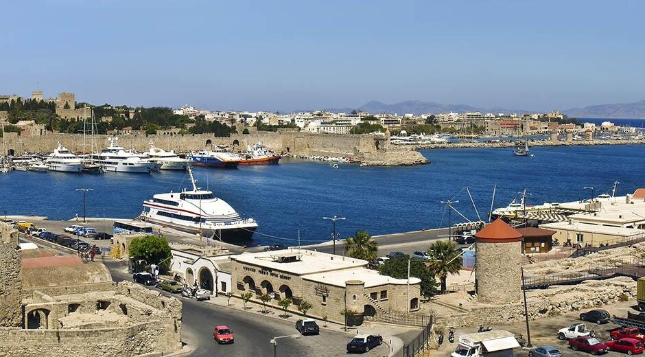 Πίσω από τη βιτρίνα