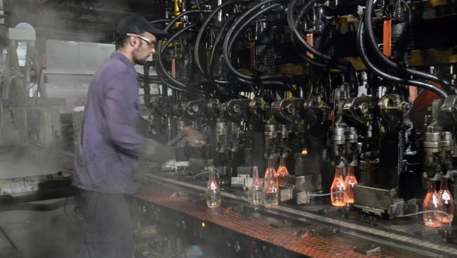 Εργασία / Ο ΣΕΒ απαιτεί, ο Γεωργιάδης νομοθετεί