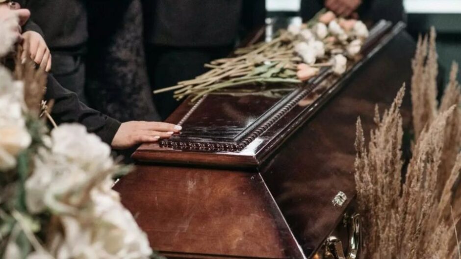 Θάφτηκε 2 χρόνια μετά τον θάνατό του επειδή περίμεναν την ανάστασή του
