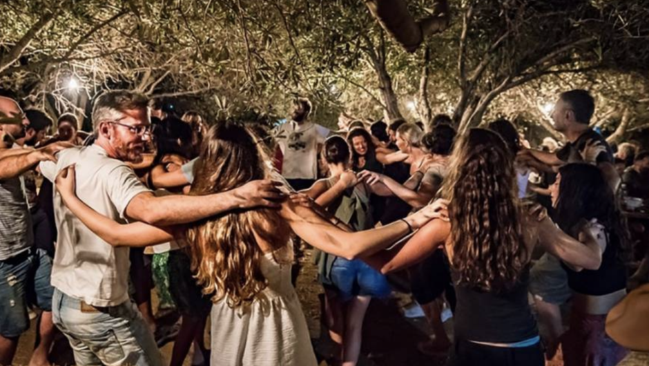 «Για τα πανηγύρια»: Αυτή είναι η εφαρμογή που σου δείχνει τα πανηγύρια που γίνονται κοντά σου