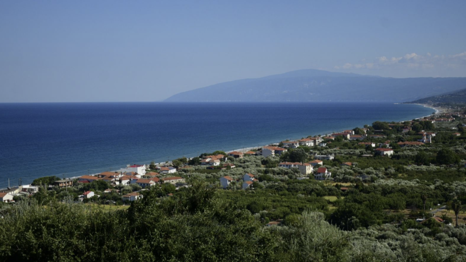 Λάρισα: Αυτά είναι τα καλύτερα σημεία για να απολαύσετε την μαγευτική θέα στα παράλια της Αγιάς (φωτο)