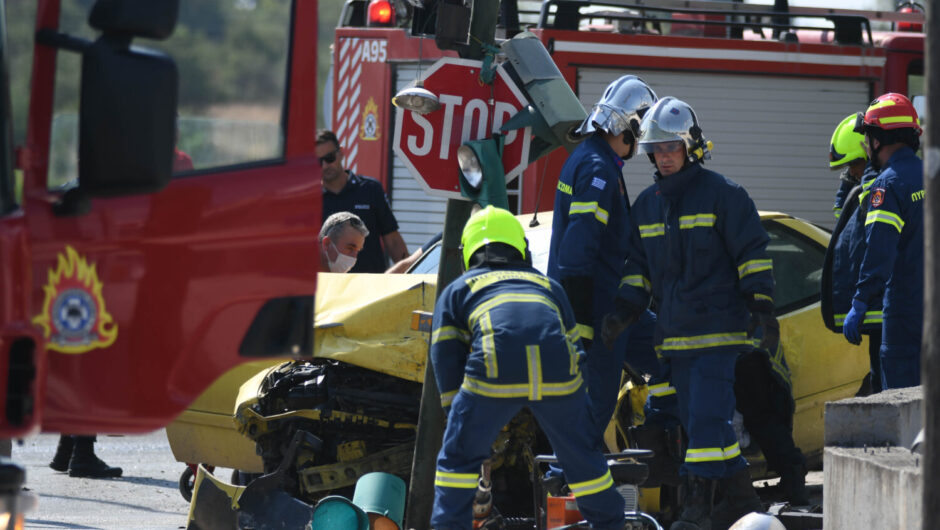 Φοβερό τροχαίο στη Λάρισα – Επιχείρηση απεγκλωβισμού – Δείτε εικόνες
