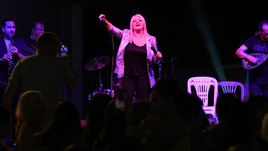 Η Χαρά Βέρρα ξεσήκωσε τη Νίκαια (φωτ.)