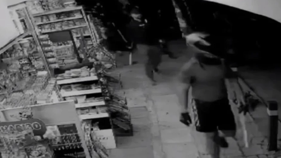 Βίντεο ντοκουμέντο πριν τα επεισόδια – Οπλισμένοι με καδρόνια οι Κροάτες στους δρόμους της Ν. Φιλαδέλφειας