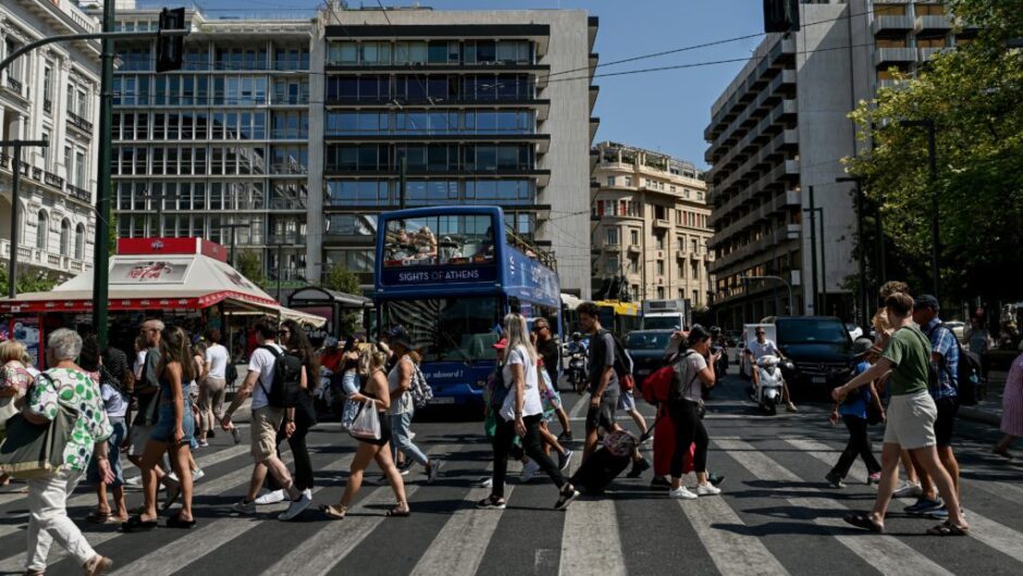 Κορονοϊός: Διπλάσιοι θάνατοι και νοσηλείες μέσα σε μία εβδομάδα – Κυριαρχεί η υποπαραλλαγή Eris
