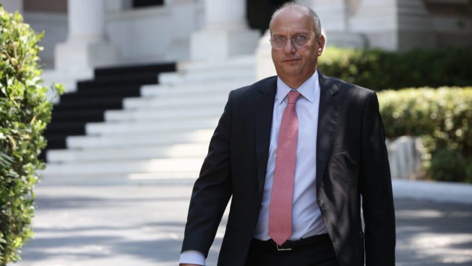 Οικονόμου: Άκυρες σε δύο χρόνια οι παλιές ταυτότητες – Από τις 25 Σεπτεμβρίου η έκδοση των νέων