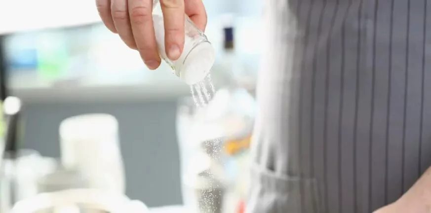 Τρως πολύ αλάτι; Αυτά είναι τα 5 σημάδια