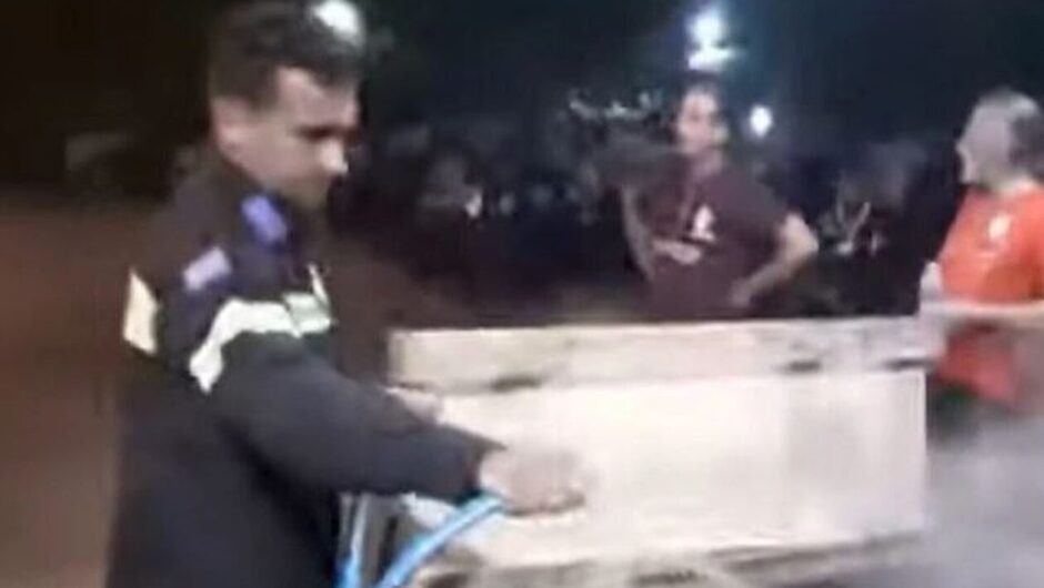 Μυθικό σκηνικό στη Φθιώτιδα: Κλήθηκε η πυροσβεστική να σβήσει ψησταριά με σουβλάκια σε εκδήλωση