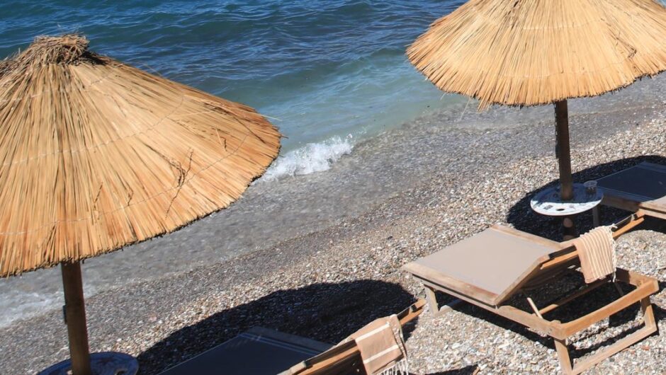 Χαλκιδική: Απαγόρευσαν σε μητέρα να ταΐσει το παιδί της σε beach bar