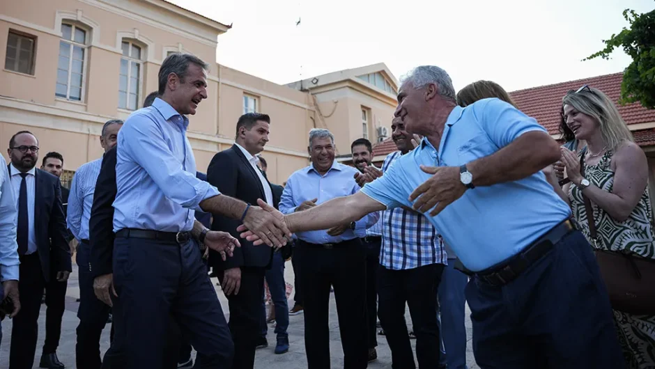 Πομπώδη τίποτα!