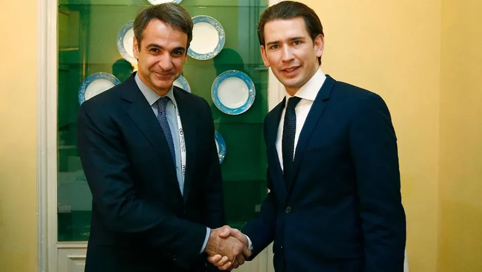 Τα ψέματα με τα κοντά ποδάρια