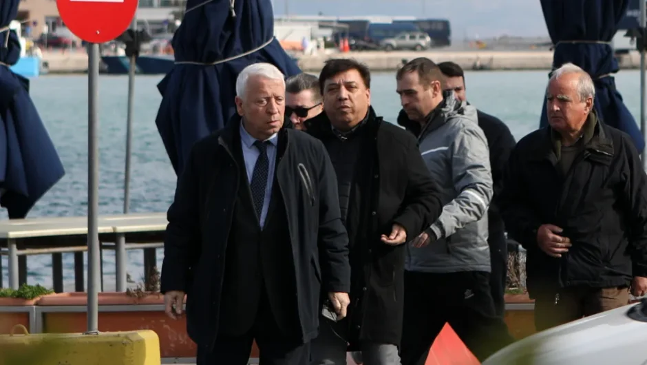 Σοβαρά ερωτήματα για τη στήριξη στελεχών ΣΥΡΙΖΑ Β. Αιγαίου στον Μουτζούρη