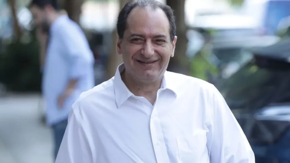 «Τα κάστρα πέφτουν από μέσα…»
