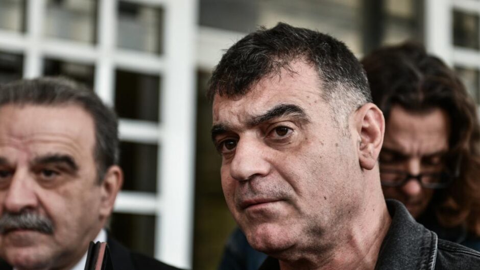 ΣΥΡΙΖΑ για επίθεση σε Βαξεβάνη / «Είναι επίθεση κατά της ελευθερίας του Τύπου»