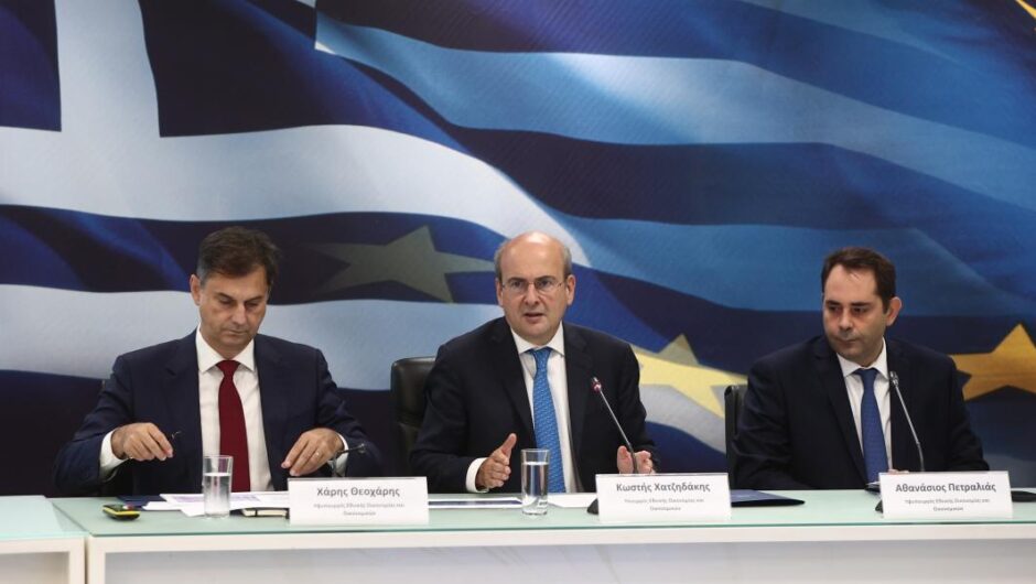 Κυβέρνηση Μητσοτάκη / Βάζουν «χέρι» στους ελεύθερους επαγγελματίες – Έρχονται ανατροπές για εκατοντάδες χιλιάδες