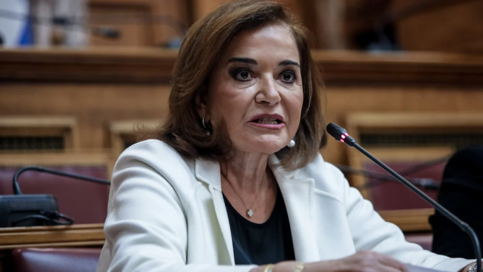 Μπακογιάννη: «Μεγάλε, μου μιλάς από κινητό που βρίσκει η γυναίκα σου αν την απατάς»