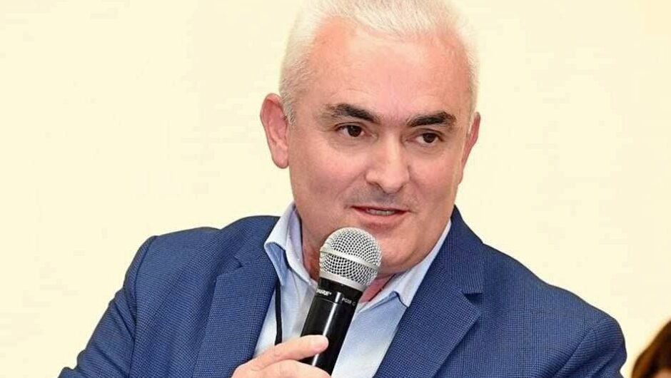 Χρ. Αθανασιάδης: Ο ΣΥΡΙΖΑ, τα αριστερόμετρα, οι μουσαφίρηδες και ο «τυφώνας» Κασσελάκης!