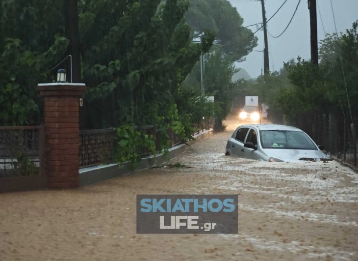 Κακοκαιρία: Διακοπή κυκλοφορίας των οχημάτων σε όλο το οδικό δίκτυο της Σκιάθου