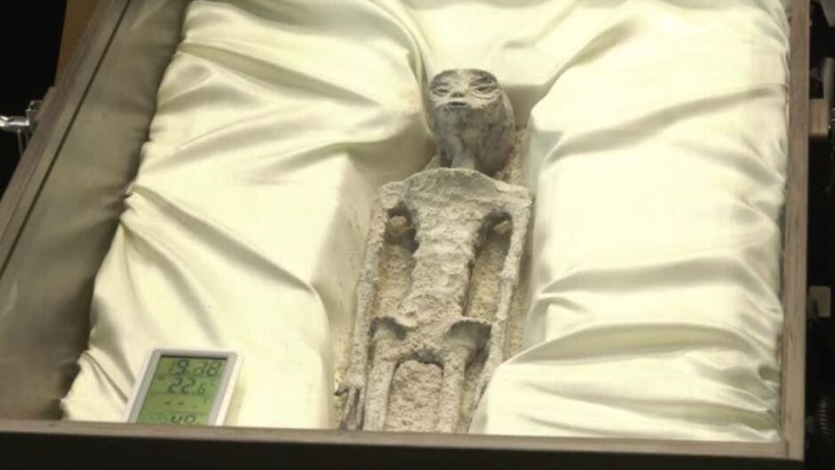 «Πτώματα εξωγήινων» εκτέθηκαν στο Κογκρέσο του Μεξικού