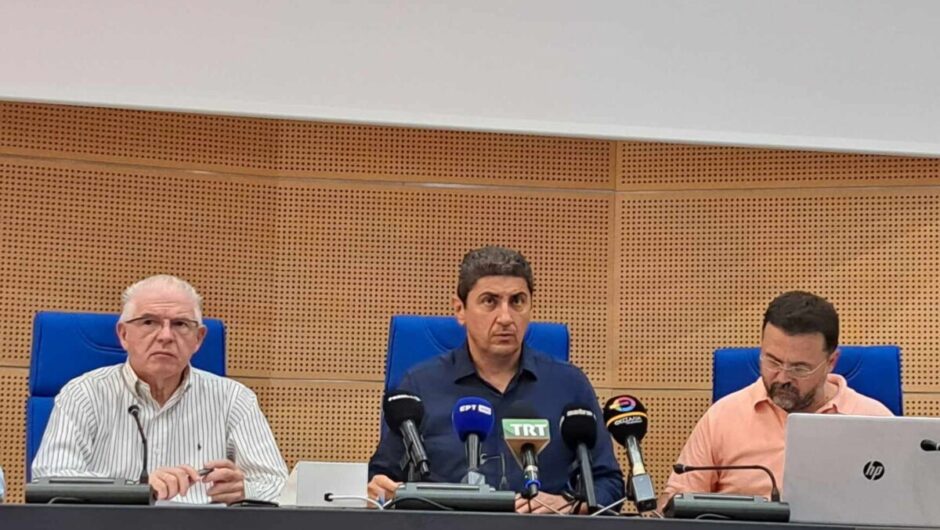Αυγενάκης από Λάρισα: «Είμαστε όλοι εδώ για να προσφέρουμε υπηρεσίες στους πληγέντες» (φωτ. & βίντεο)