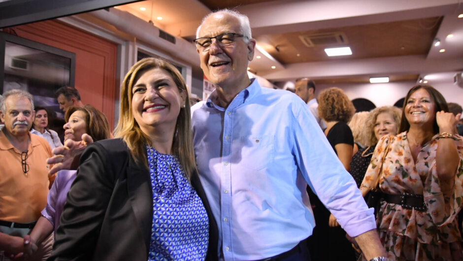 «Αγκαλιά» με τον Απόστολο Καλογιάννη η Ευαγγελία Λιακούλη… (φωτ.)