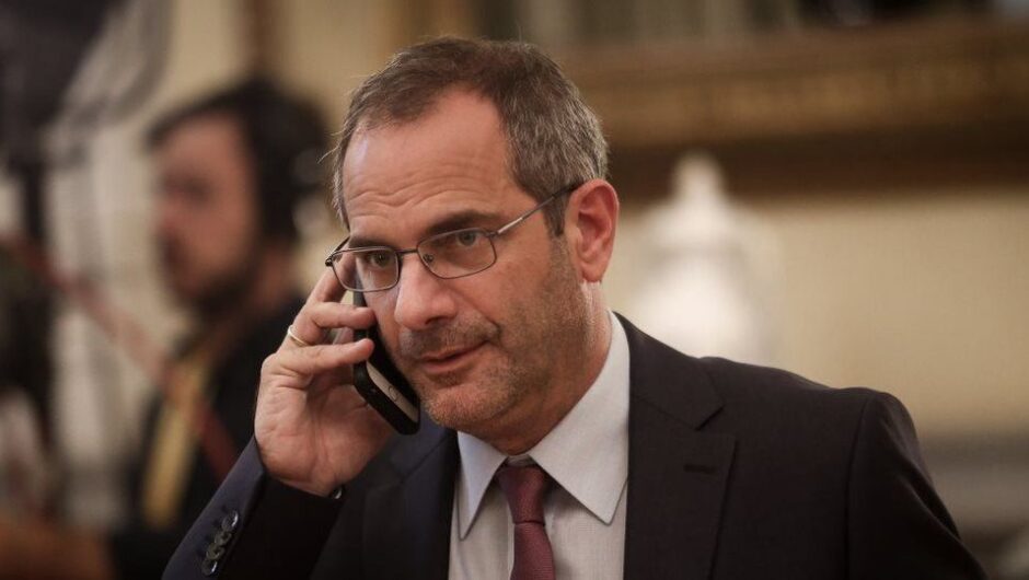 Στα πρόσωπα των 2 καθρεφτίζεται η σύγχρονη Ελλάδα.