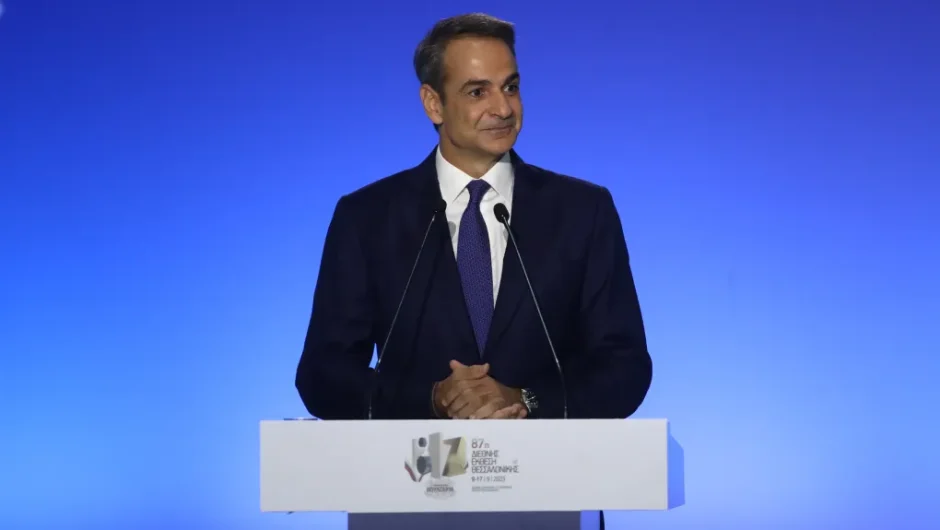 Ντύθηκε Λένιν ο Μητσοτάκης