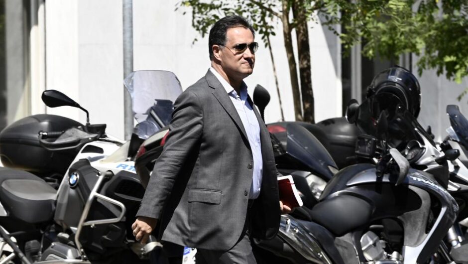 Άδωνις Γεωγιάδης / Χοντρό άδειασμα από Μαξίμου – Πήρε πίσω τις δηλώσεις για τις ασφαλιστικές εισφορές
