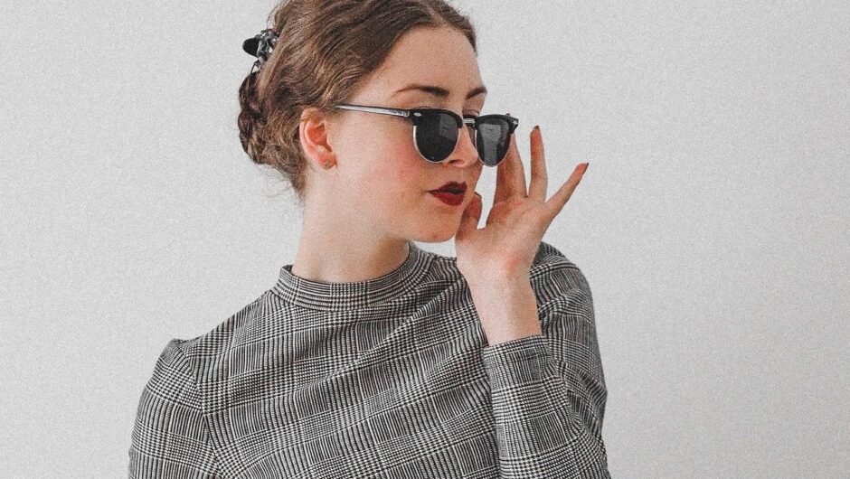 Οι 4 κινήσεις του σώματος που δείχνουν ότι δεν έχετε αυτοπεποίθηση