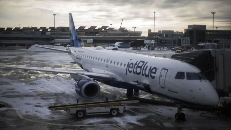 ΗΠΑ: Tρόμος για τους επιβάτες σε πτήση της JetBlue – Οκτώ τραυματίες εξαιτίας ισχυρών αναταράξεων