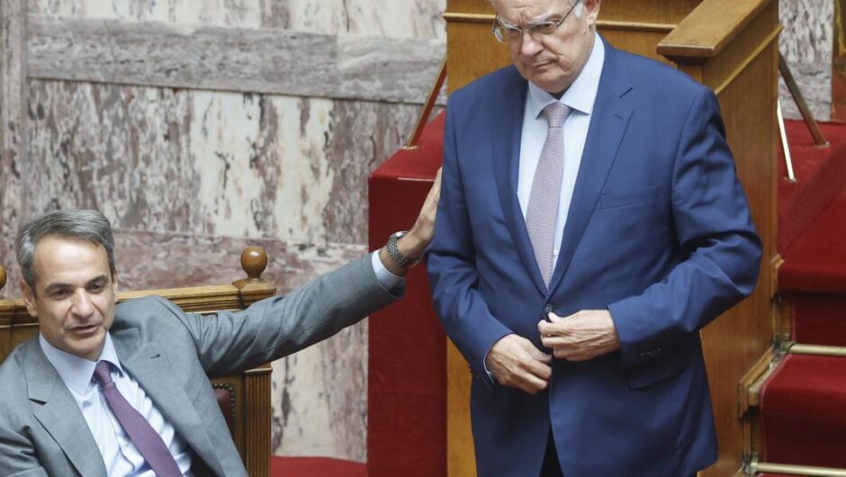 Κυβέρνηση Μητσοτάκη / Το πραξικόπημα, η ακροδεξιά συμμαχία και τα 10 εκατ. αργύρια