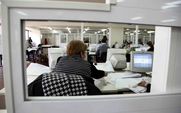 Οι νέοι μισθοί στο Δημόσιο από την Πρωτοχρονιά – Πόσο αυξάνονται και τα επιδόματα για 660.000 υπαλλήλους