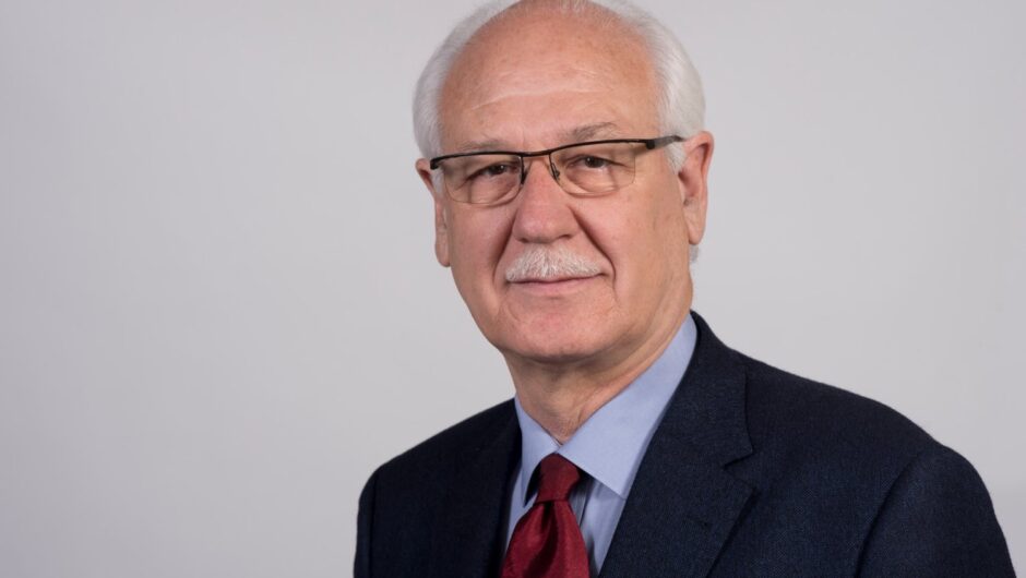 Δυνατό φίνις σήμερα με την ομιλία του Απ. Καλογιάννη στην Κεντρική Πλατεία Λάρισας