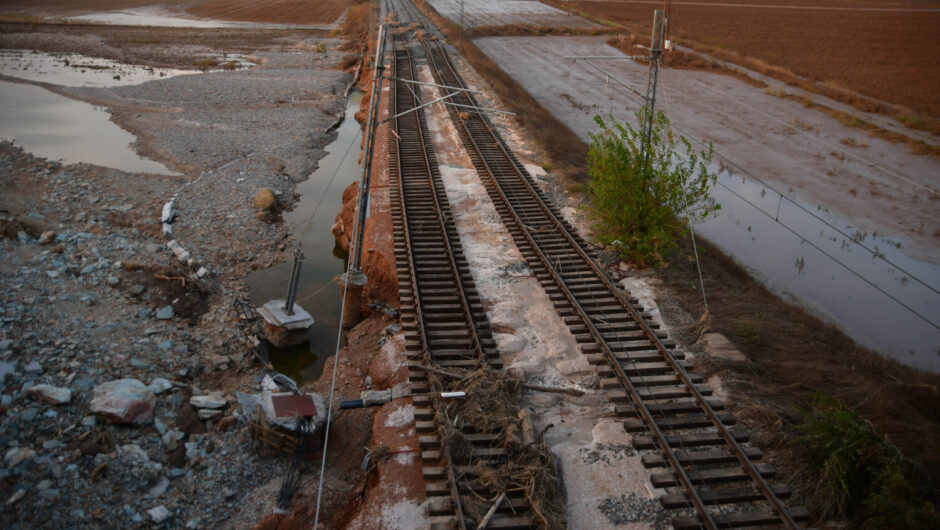 Βομβαρδισμένο τοπίο ο σιδηρόδρομος μετά το διπλό χτύπημα Elias και Daniel – Άγνωστο το πότε θα επαναλειτουργήσει