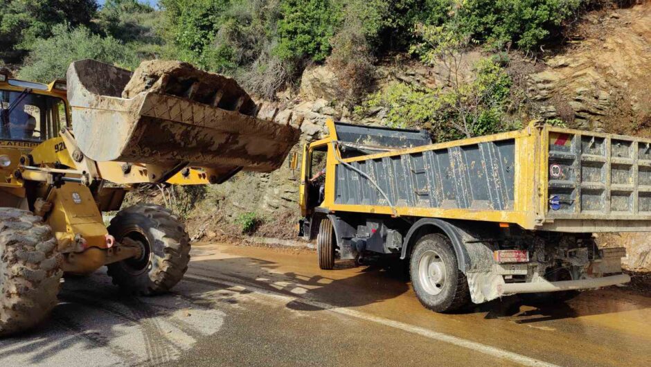 Συνεχίζονται οι επιχειρήσεις για την αποκατάσταση της κυκλοφορίας και τον καθαρισμό ρεμάτων-ποταμών