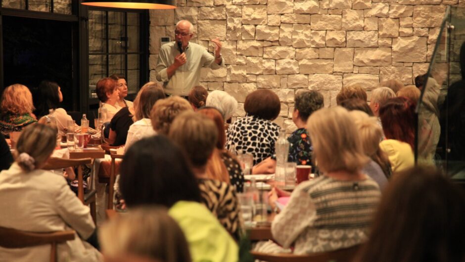 Απ. Καλογιάννης: Αναγνωρίζουμε τον σύνθετο ρόλο των γυναικών